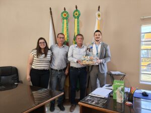 Prefeito Municipal Recebe visita de cortesia do Representante da Caixa Econômica Federal.