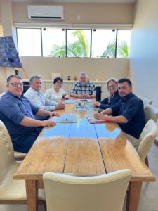 Prefeito Antônio Flávio Busnelo encontra Diretor da Santa Casa de Alegrete Sr. Roberto Segabinazzi.